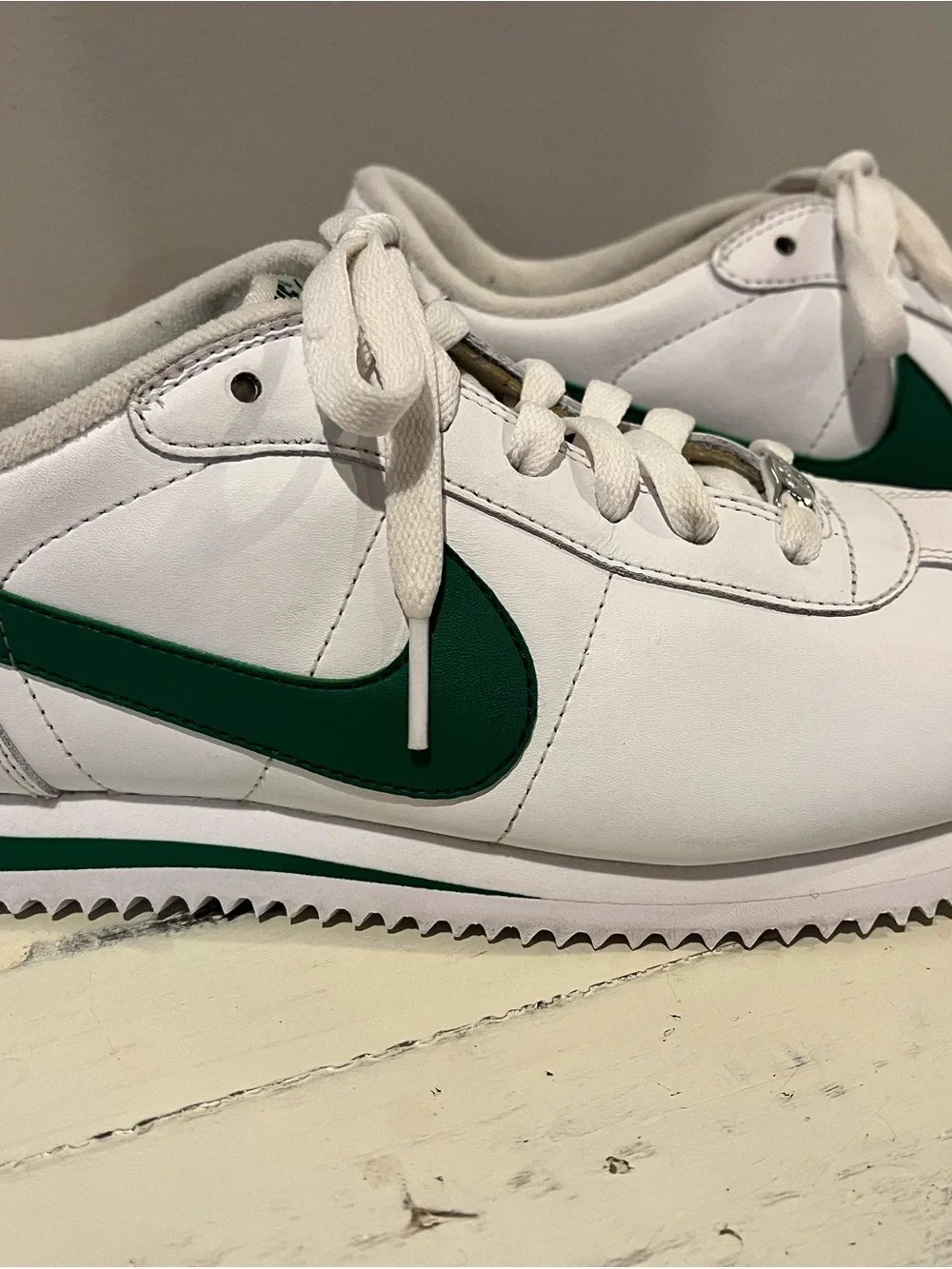 2006 Vintage Nike Cortez White & Pine Green- Rare Find -EUC